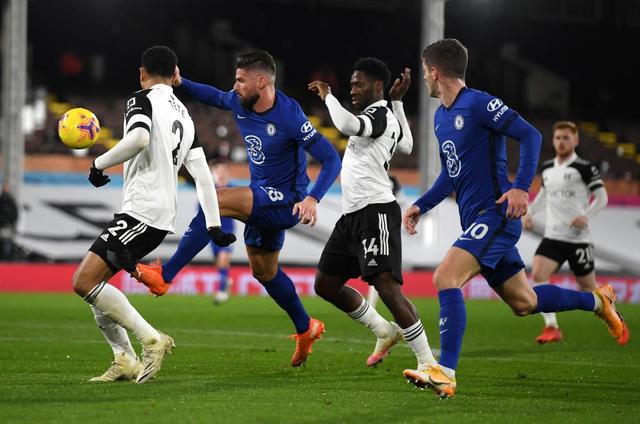 穆斯卡特获赠定制竹刻画像，印有本人形象和冠军奖杯